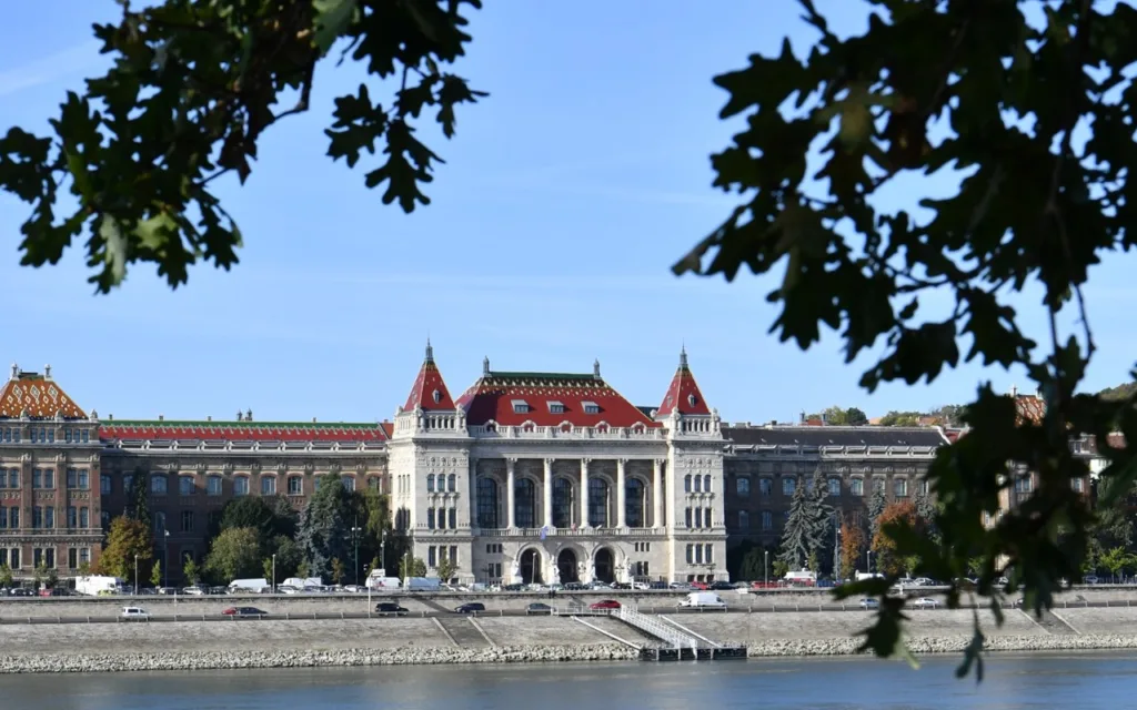 Budapest University of Technology & Economics 