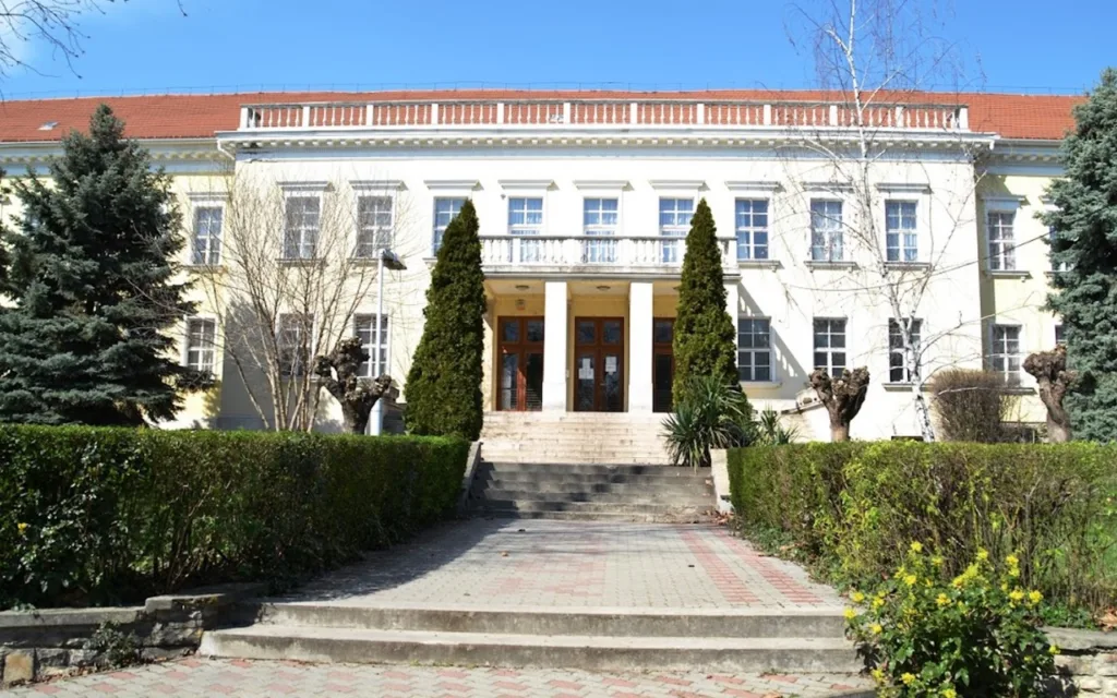 Tomori Pál College